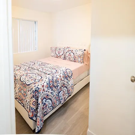 Cozy Small 2 Bedroom In Koreatown/Hollywood Los Angeles Exterior photo