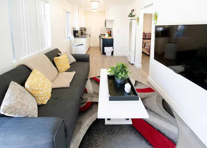 Cozy Small 2 Bedroom In Koreatown/Hollywood