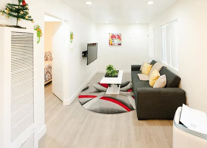 Cozy Small 2 Bedroom In Koreatown/Hollywood